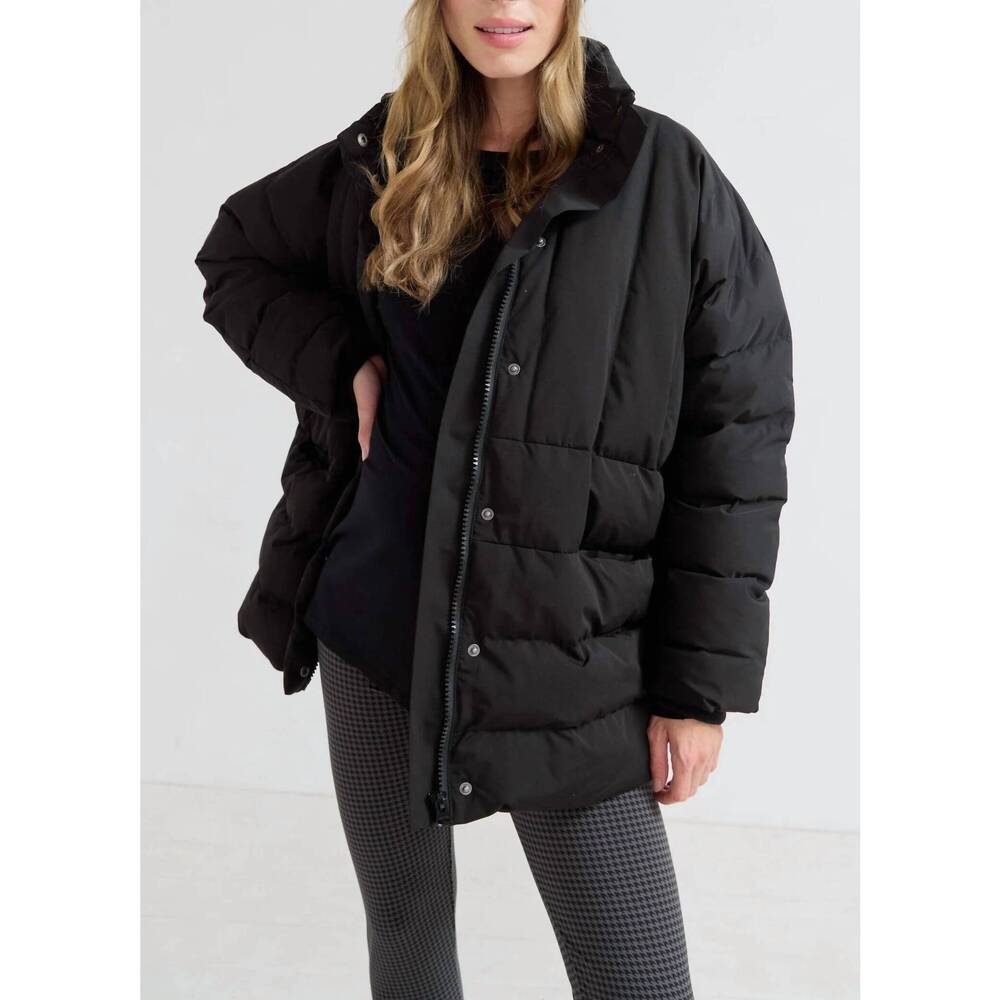 Hatch Black Oversized Quilted Puffer Jacket